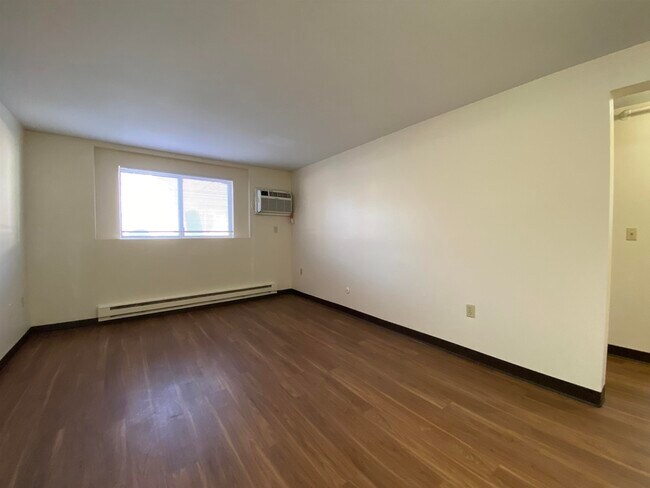 Building Photo - 93 West St