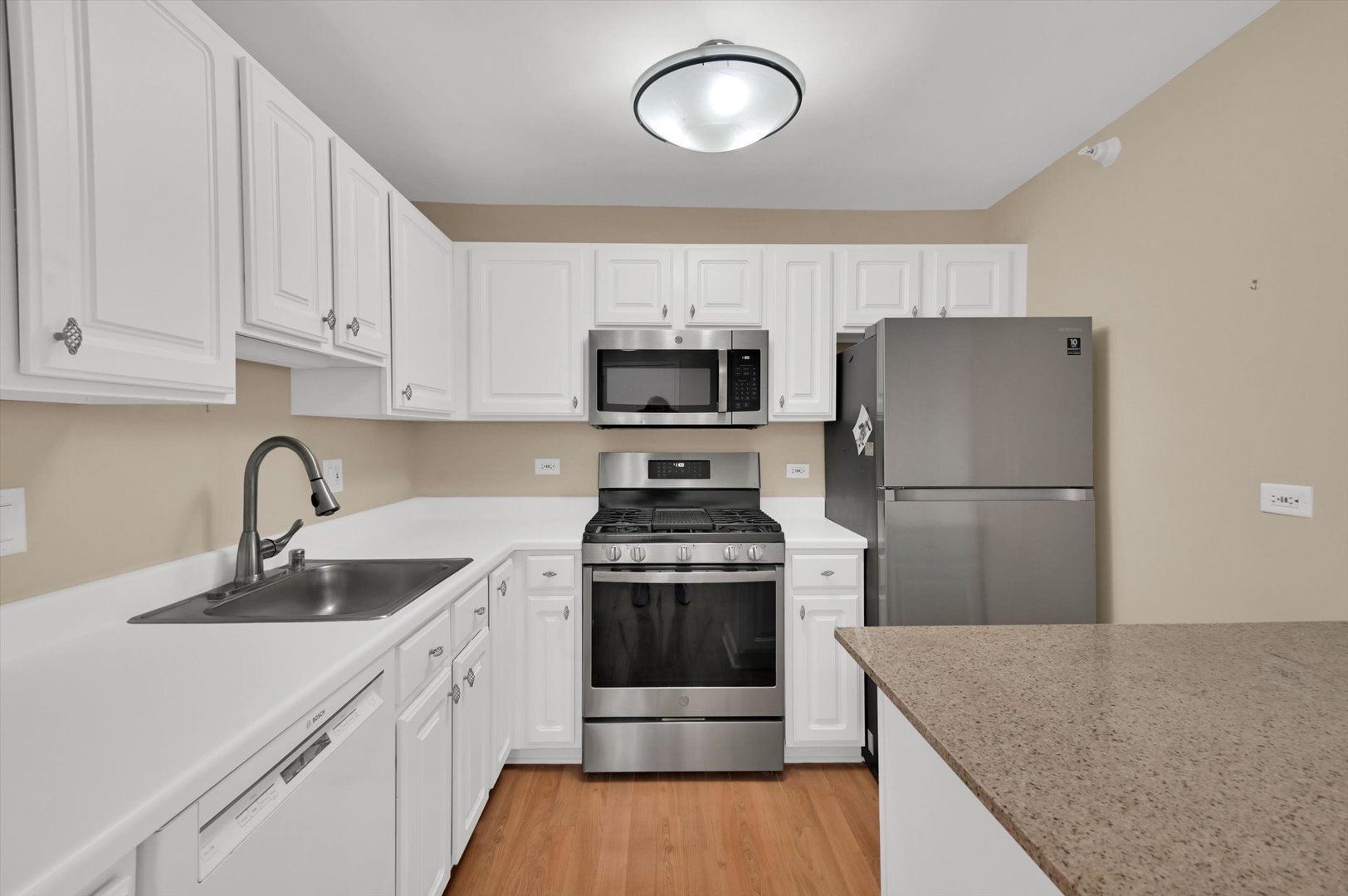 Kitchen with Stainless appliances - 545 N Dearborn St