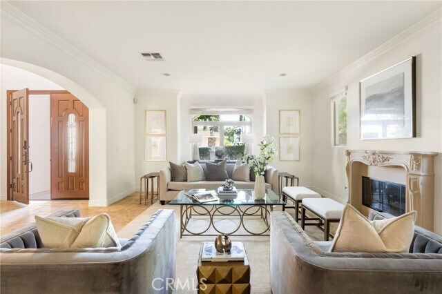 Building Photo - 16659 Addison St