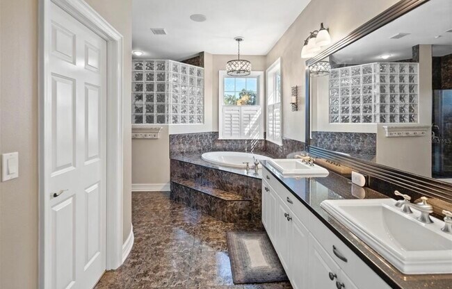 Building Photo - 536 Ontario Ave