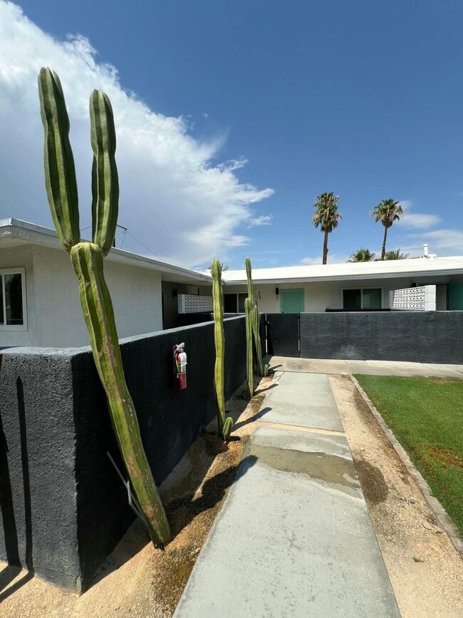 Building Photo - 4490 E Camino Parocela