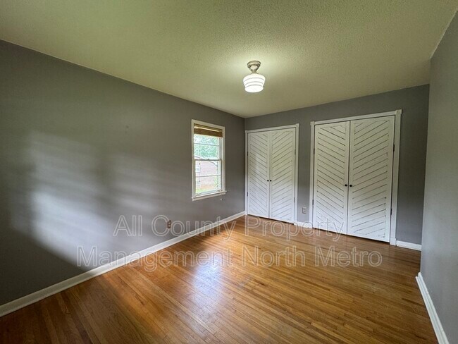 Building Photo - 4098 Idlevale Dr