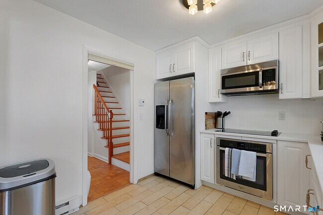 Building Photo - 44 Garden St