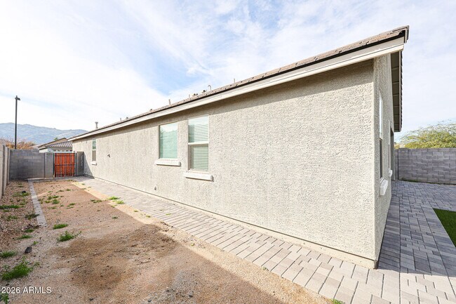 Building Photo - 2306 E Branham Ln