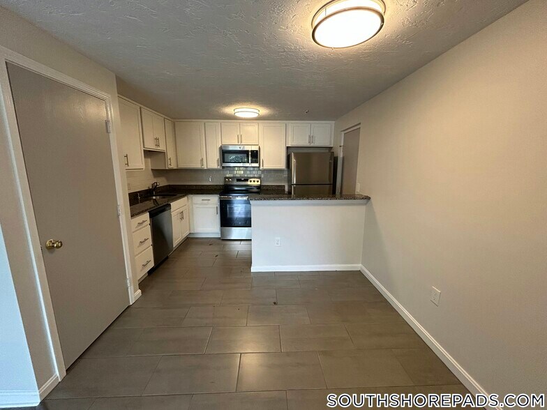 Building Photo - 38 Dean St.