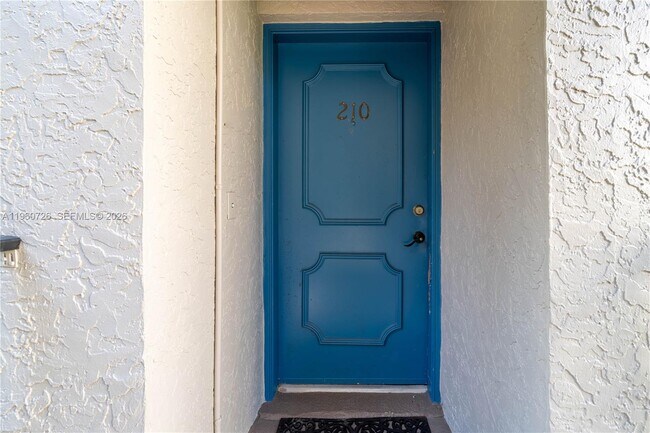 Building Photo - 3100 Riverside Dr