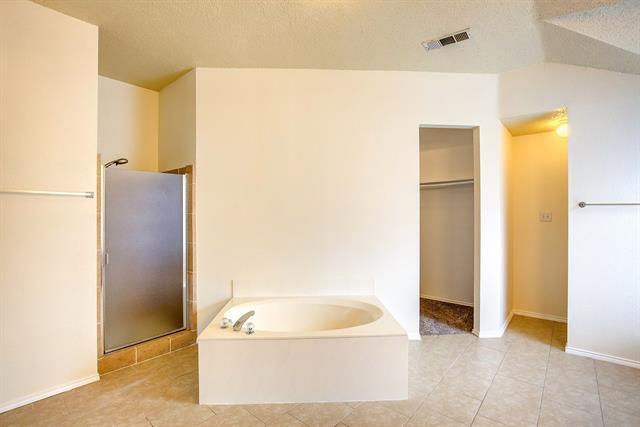 Building Photo - 4717 Woodhaven Ln