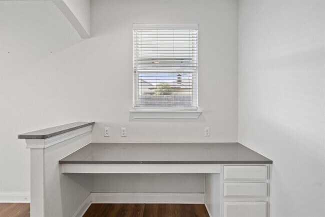 Building Photo - 138 Fern Dr