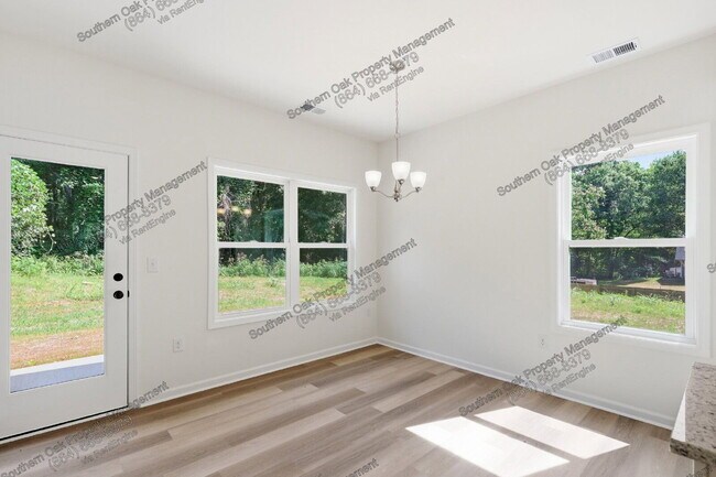 Building Photo - 209 Poplar Ln