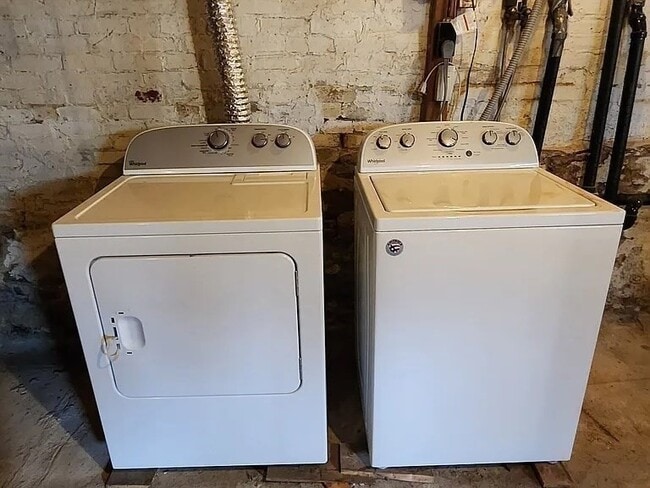 Building Photo - 38 Elmwood B