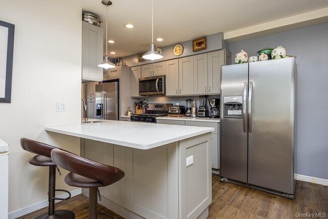 Building Photo - 102 Blauvelt Ave