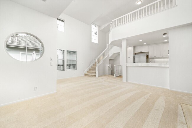Building Photo - Newport Beach Townhome  for Lease