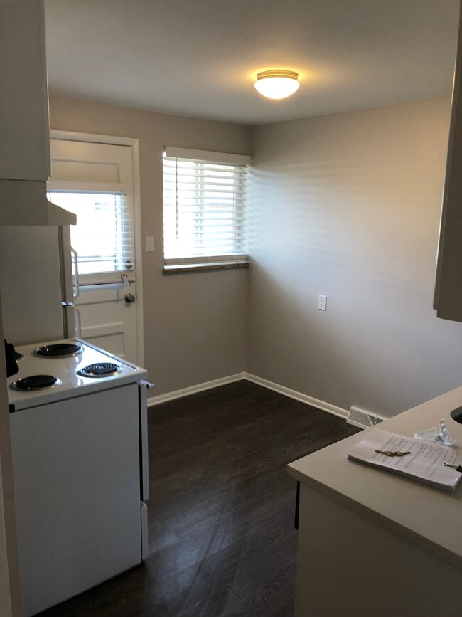 Building Photo - 3371 Sheridan Boulevard