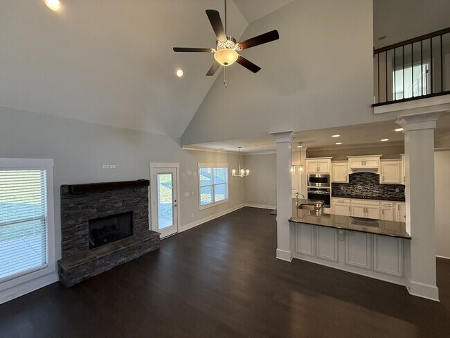 Building Photo - 1124 Watercress Ct