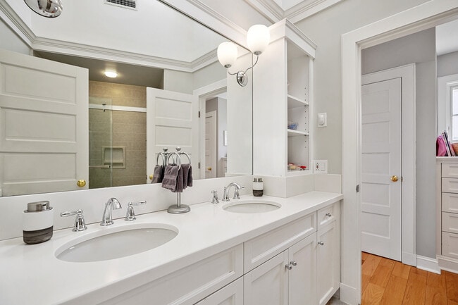 Building Photo - 556 Riversville Rd