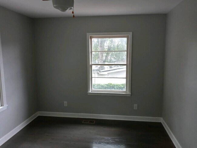2nd Bedroom - 1004 Bate Ave