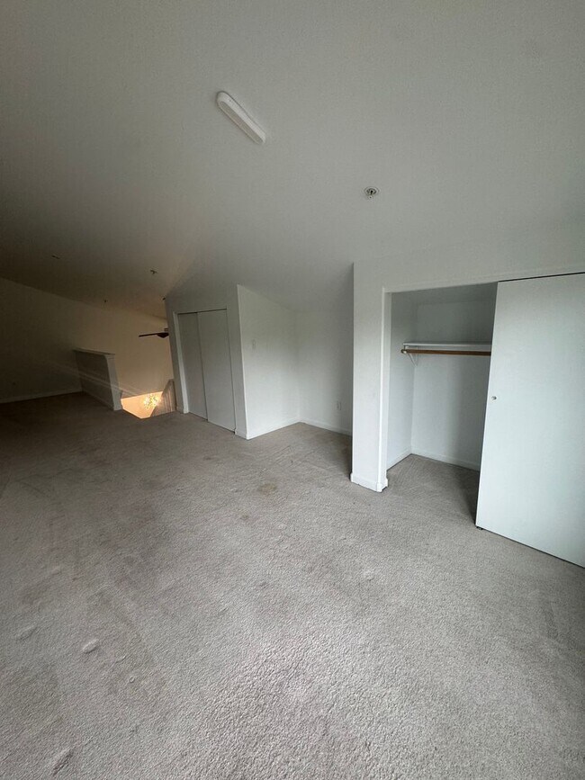 Building Photo - 3 Bedroom 2 Bath Condo in New Castle