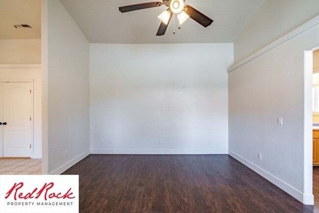Building Photo - Spacious 3-Bed, 2-Bath Ivins Townhome – Do...