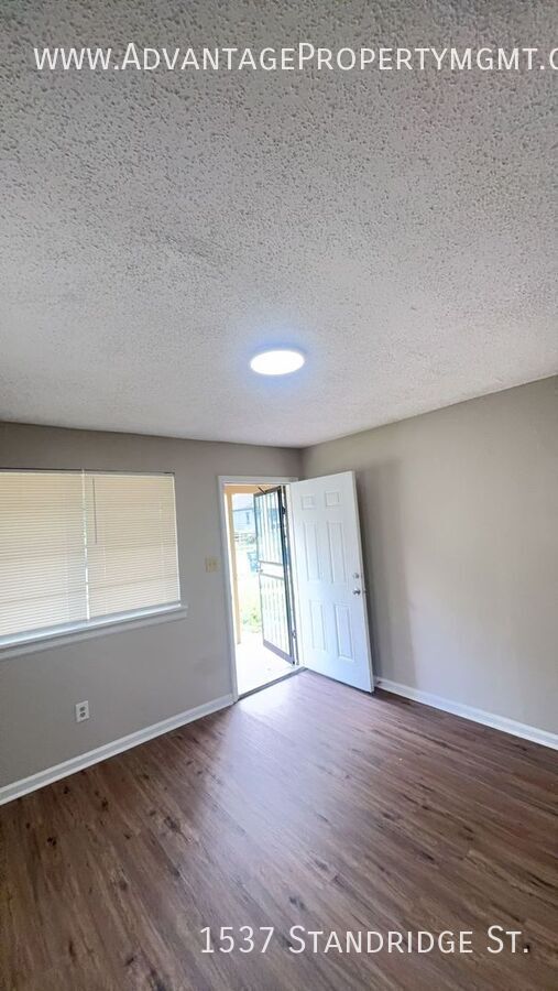 Building Photo - 1537 Standridge St