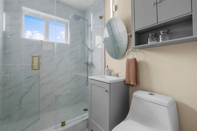 Building Photo - 10750 SW 43rd Ln