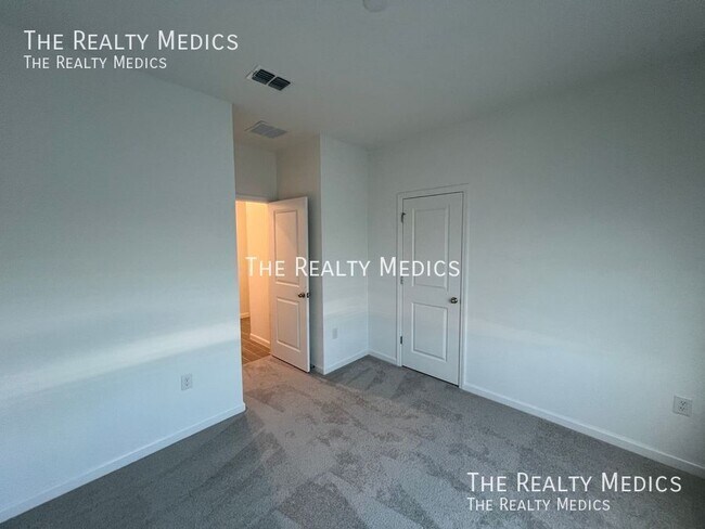 Building Photo - 9301 SW 58th Cir