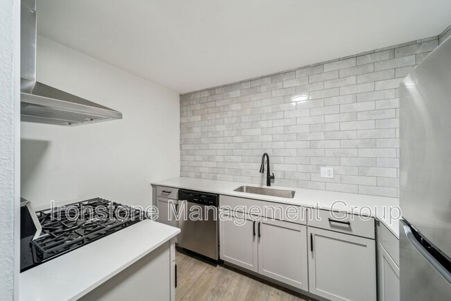 Building Photo - 4521 E 31st St