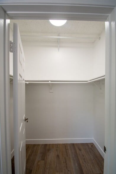Building Photo - 11594 Moorpark St