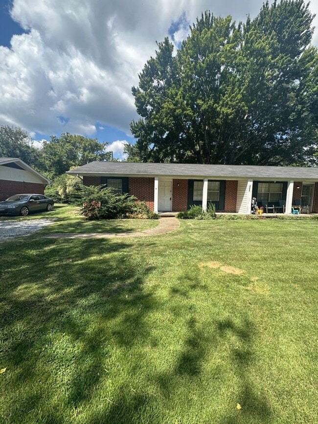 Building Photo - 4203 Davis Ln