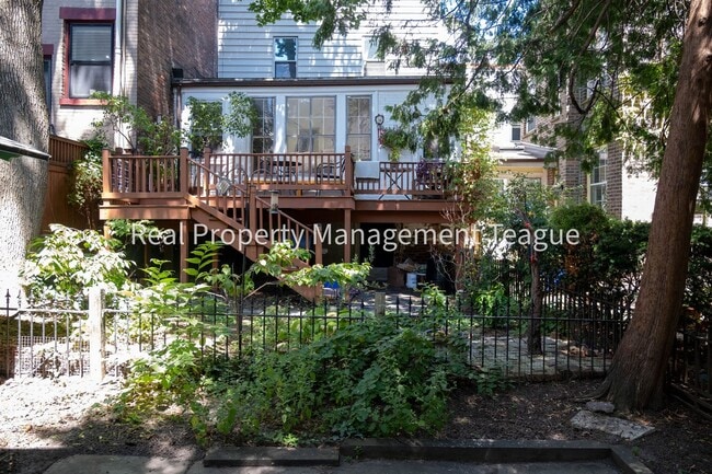 Building Photo - Beautiful Brownstone !