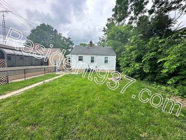 Building Photo - 2 Bed 1 bath home
