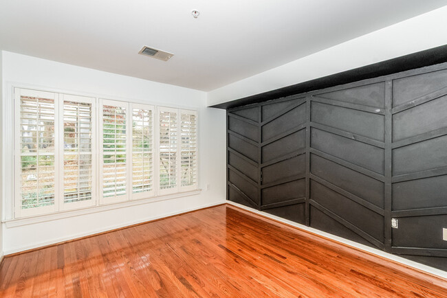 Building Photo - 87 Heron Lane