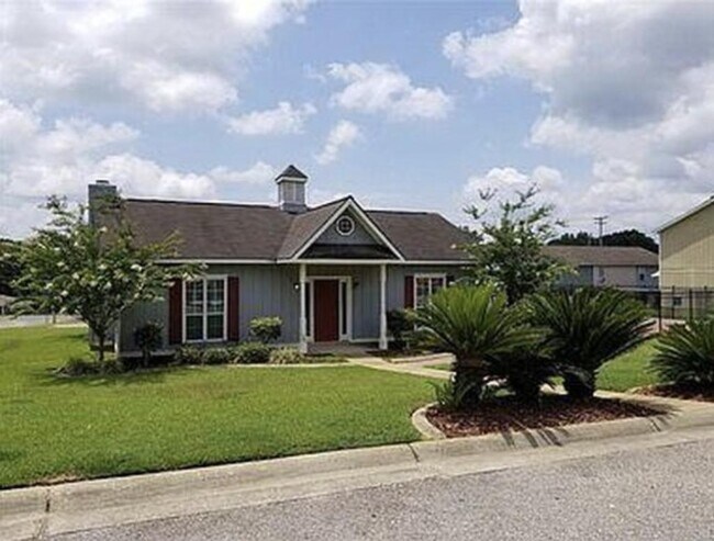 Building Photo - 104 Commons Dr