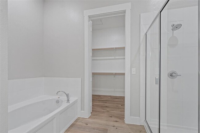 Building Photo - 865 Limmer Loop
