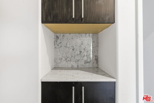 Building Photo - 3476 Troy Dr