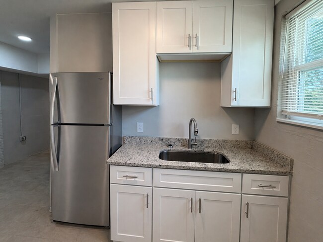 Building Photo - Modern Duplex Living Minutes from Downtown