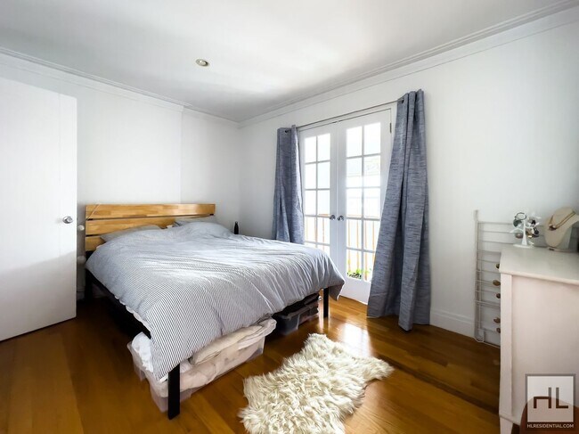 Building Photo - JAVA STREET / Greenpoint 2-Bed 2-Bath / Pe...