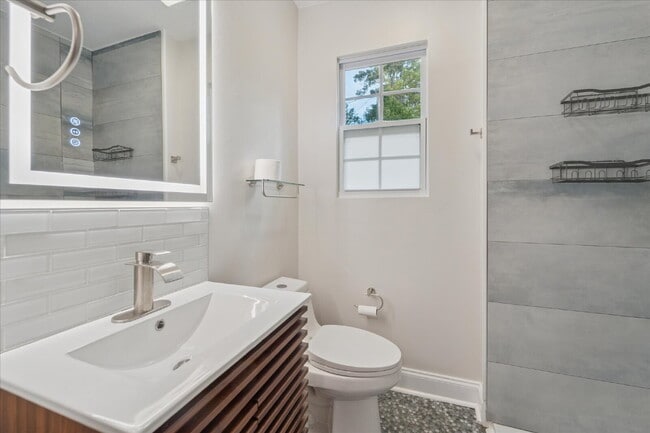 Building Photo - Charming Midtown Home – Updated and Move-I...