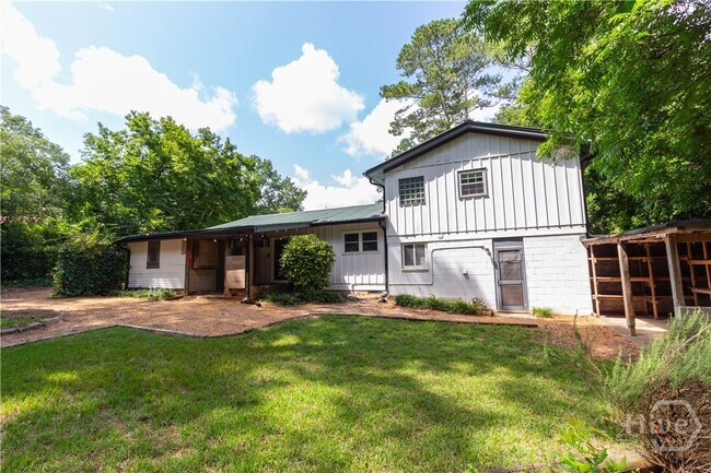 Building Photo - 1037 College Station Rd