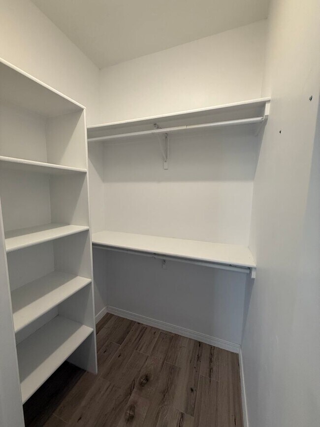 Building Photo - Beautiful home in Sonoma Springs! 4bed, 2.5 baths