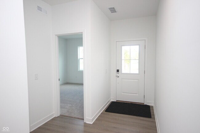 Building Photo - 7291 Standish Ln