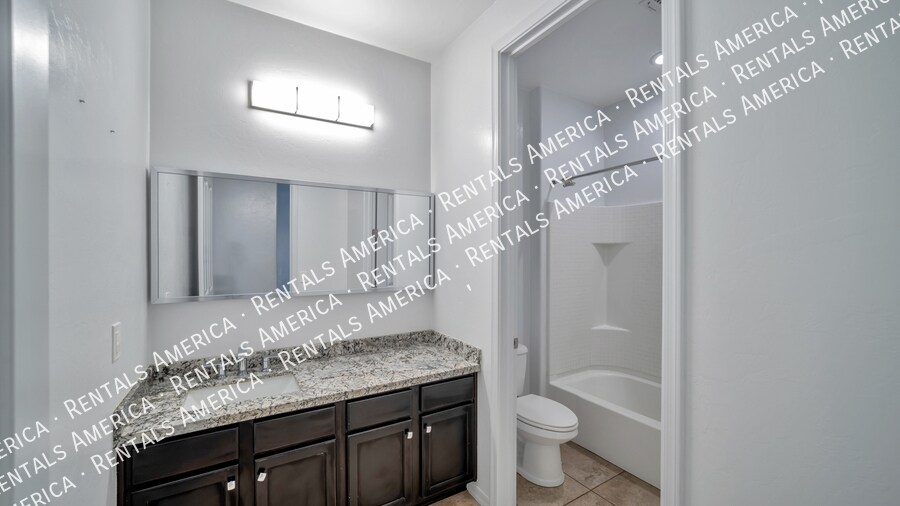 Building Photo - 319 E Desert Haven Pl