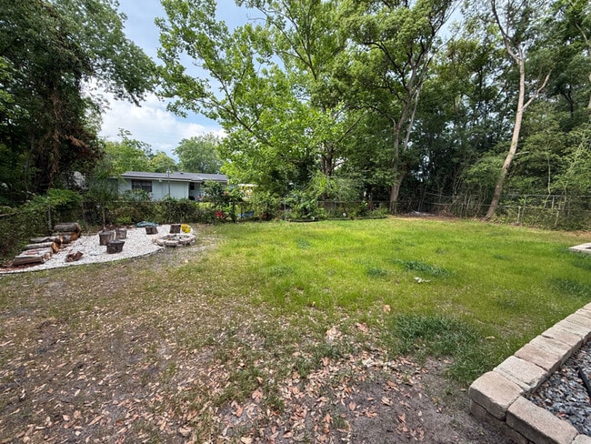 Building Photo - 4649 Suray Ave