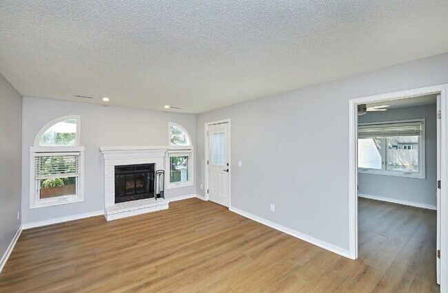 Building Photo - 5220 Boulder Dr