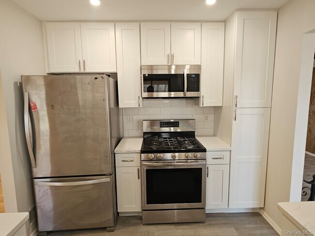 Building Photo - 3 Glenbrook Rd