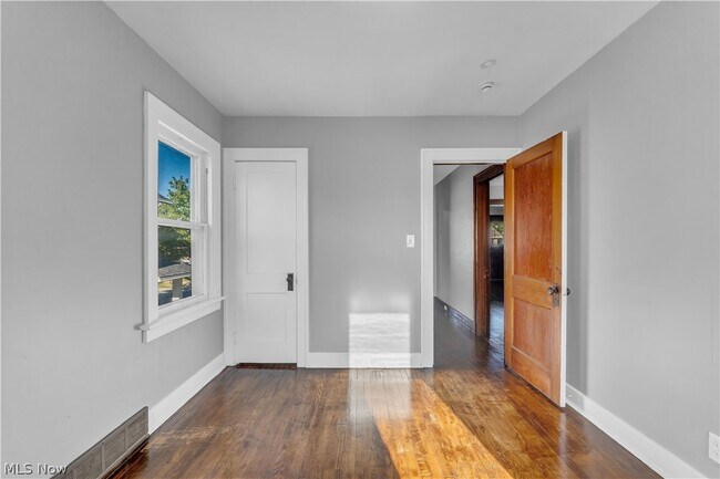 Building Photo - 4453 W 48th St