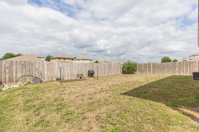 Building Photo - 259 Creekview Way