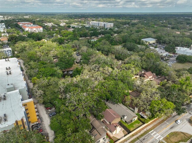 Building Photo - 13703 Sweetwater Cove Pl