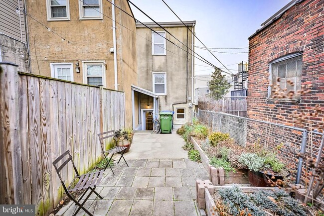 Building Photo - 1601 Marshall St