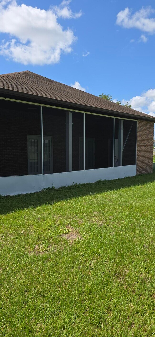 Building Photo - 3200 Old Canoe Creek Rd