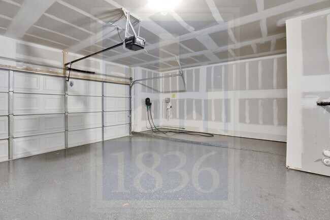 Building Photo - 18001 Umberto Dr